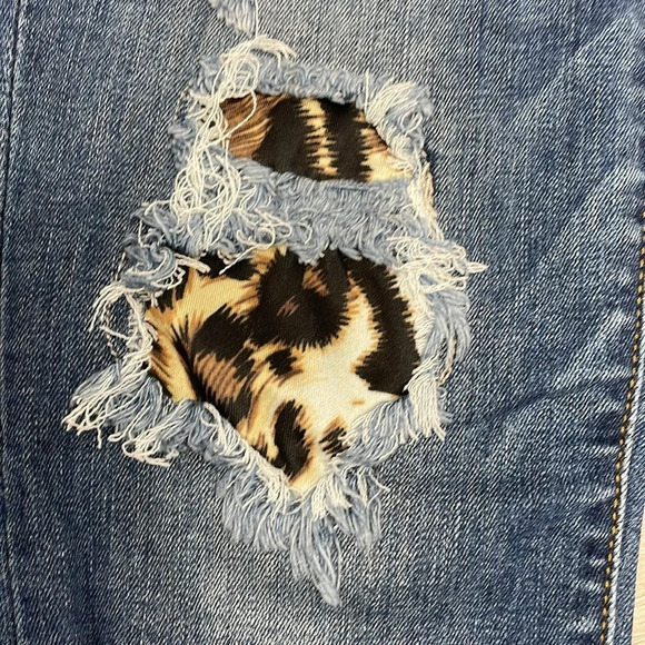 Judy Blue Leopard Patch Mid Rise Skinny Denim Jeans 5/27 - Picture 15 of 16